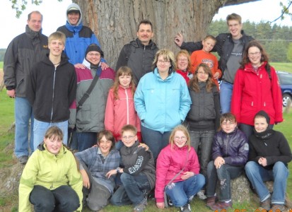 dscn0812 vor der mächtigen Eiche